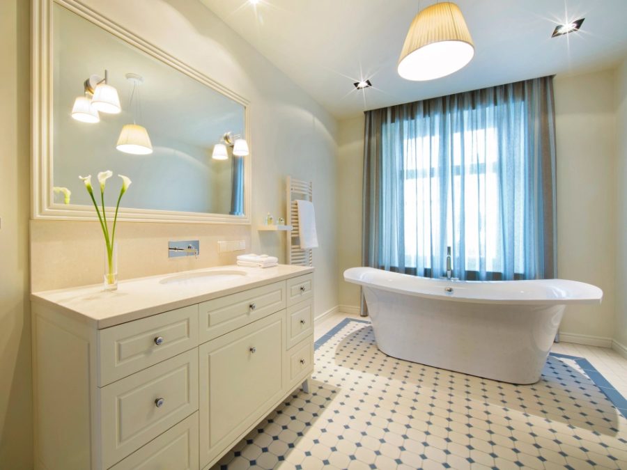 A sparkling clean bathroom